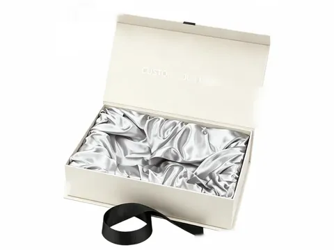 Ivory Flip-Top Box with Silver Satin by Xinhua Pack Legend
