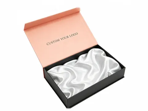Black and Pink Flip-Top Satin Box by Xinhua Pack Legend