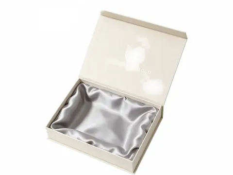Cream Flip-Top Box with Silver Satin by Xinhua Pack Legend