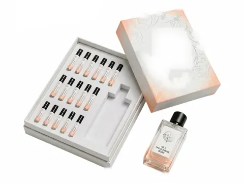 White Floral Lid and Base Vial Box by Xinhua Pack Legend