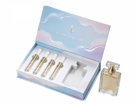 Pastel Blue Cloud Four-Vial Flip-Top Box by Xinhua Pack Legend